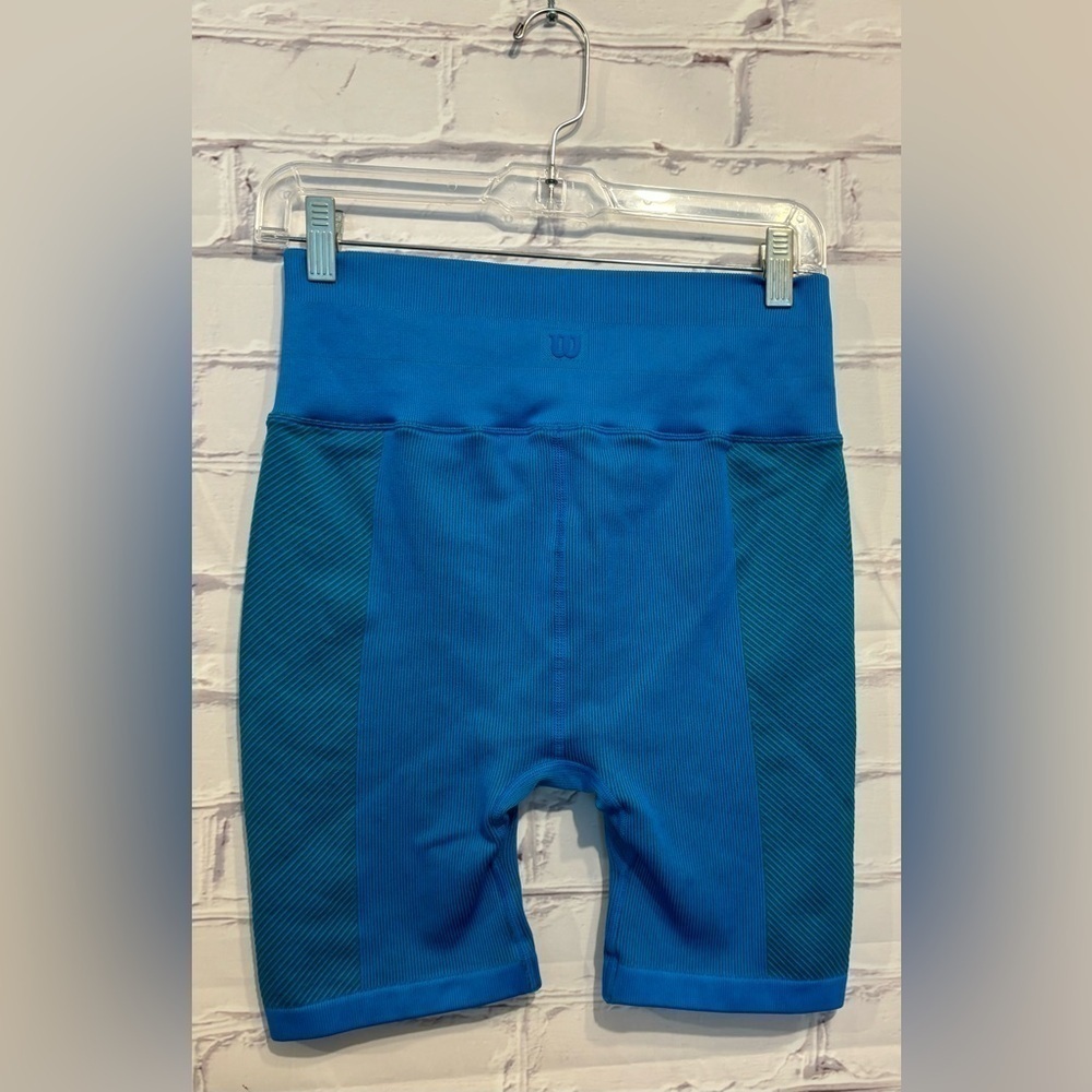 Wilson Woman’s royal blue ribbed biking pull on athletic shorts - Size Medium - Picture 2 of 5
